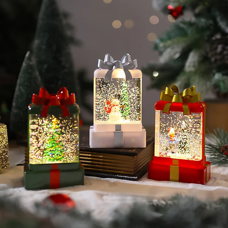 Weihnachtsdekorationen, leuchtende Kristalllichter, Ornamente, neue Weihnachtsmann-Nachtlichter, Weihnachtsgeschenkpakete, kleine Windlichter