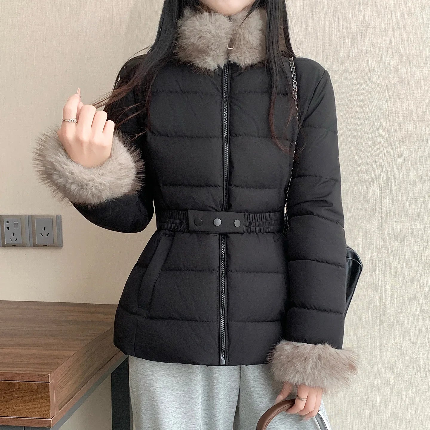 Winterkleidung 2026 Neue Mode Pelzkragen Daunenjacke Kurze Wattierte Damenjacke zum Warmhalten