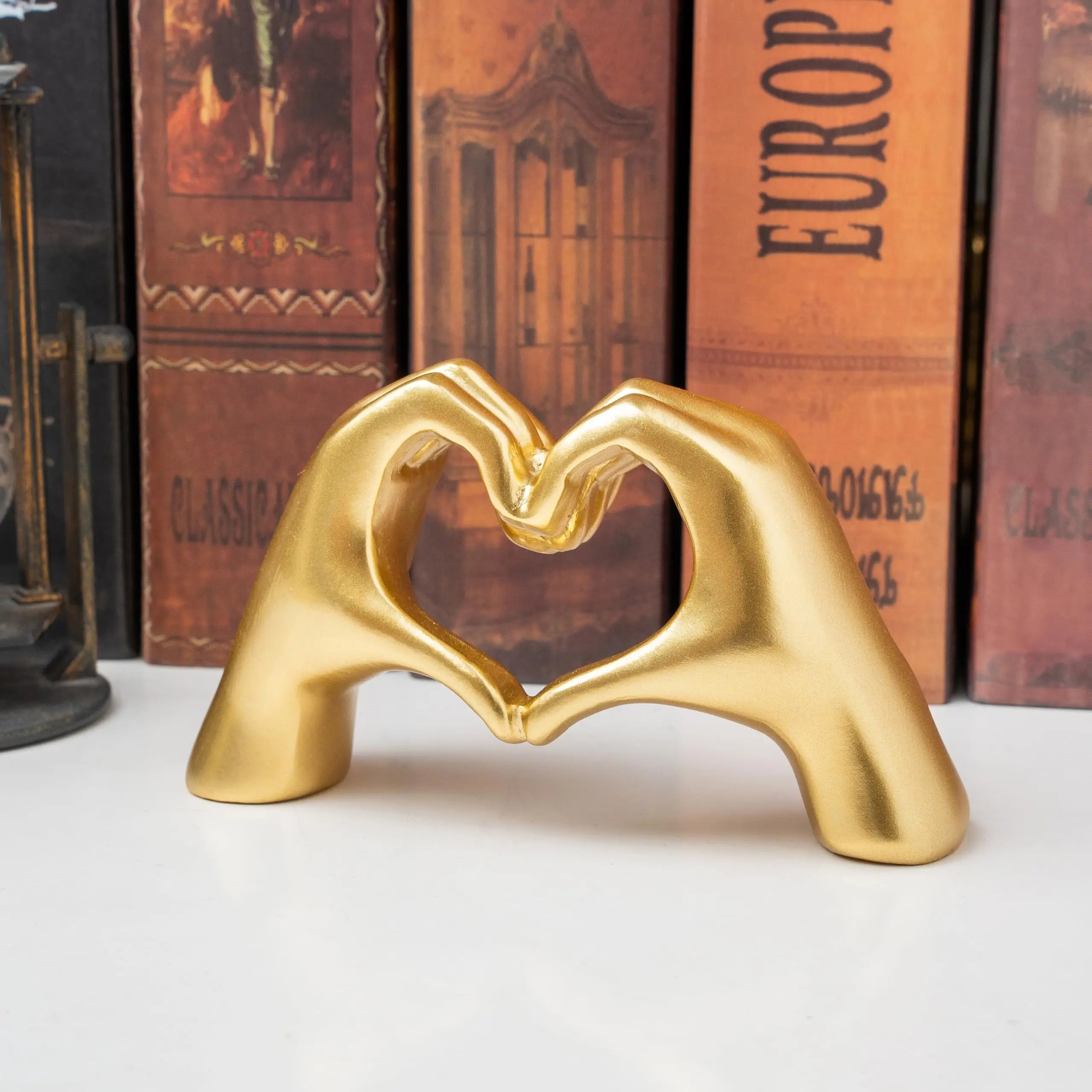 1 Stück Liebesgesten-Skulptur, Tischdekoration, Herz-Hand-Figur, nordisches, luxuriöses Kunsthandwerk, kann als romantisches Geschenk für Paare gegeben werden.